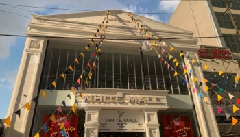 White mall brayaty